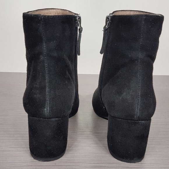 Halogen 'Cori' Round Toe Bootie Black Suede Womens Size 5.5 - Picture 4 of 7